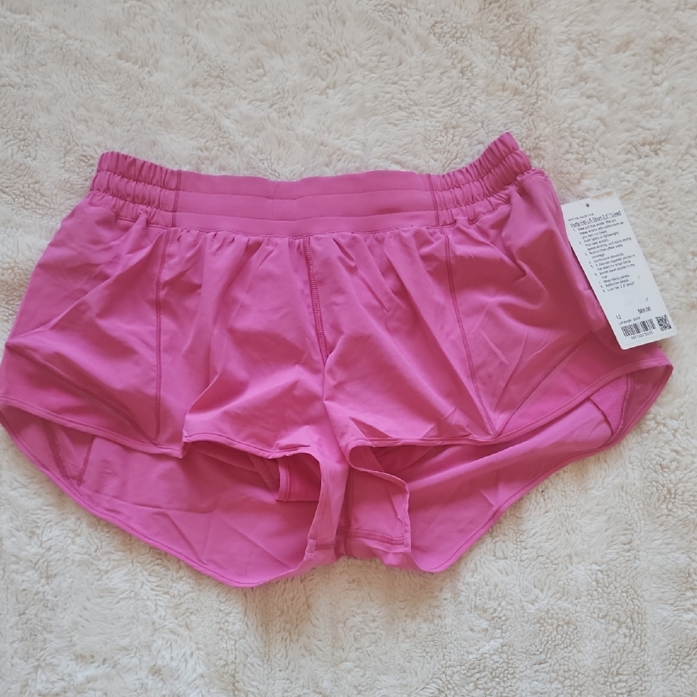 Lululemon Hotty Hot LR 2.5 In Short